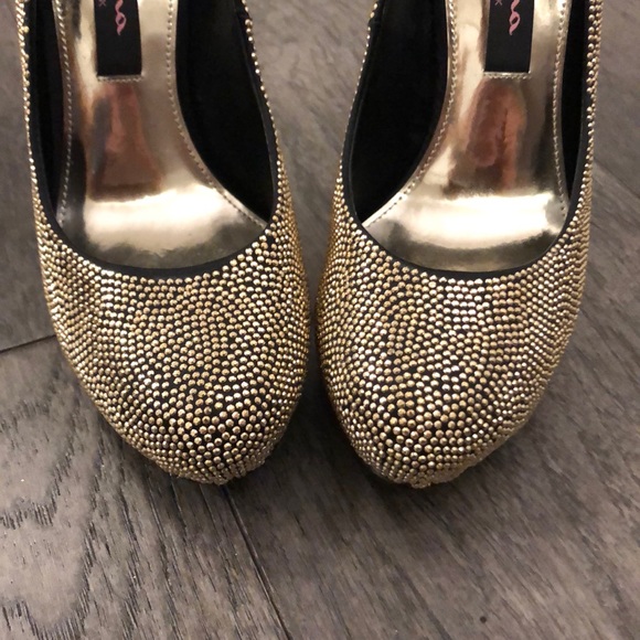 Nina’s Woman’s pumps - Picture 5 of 7